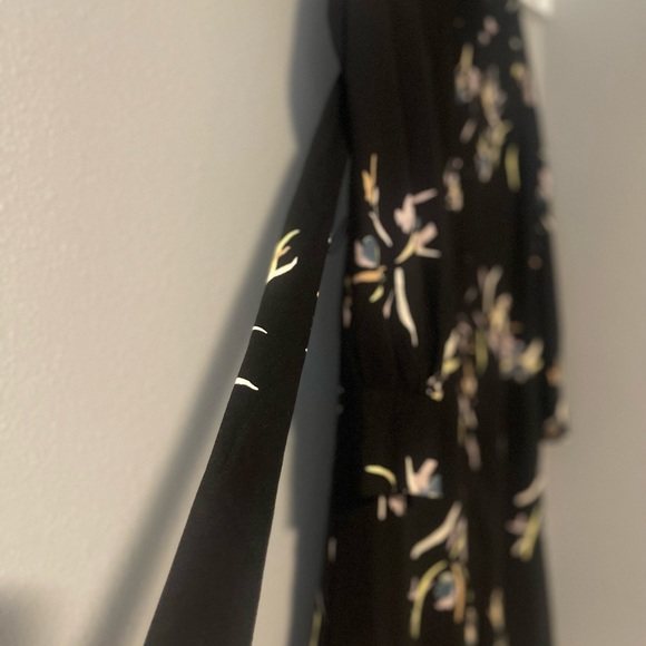 Black floral long sleeve dress. L - Picture 2 of 5
